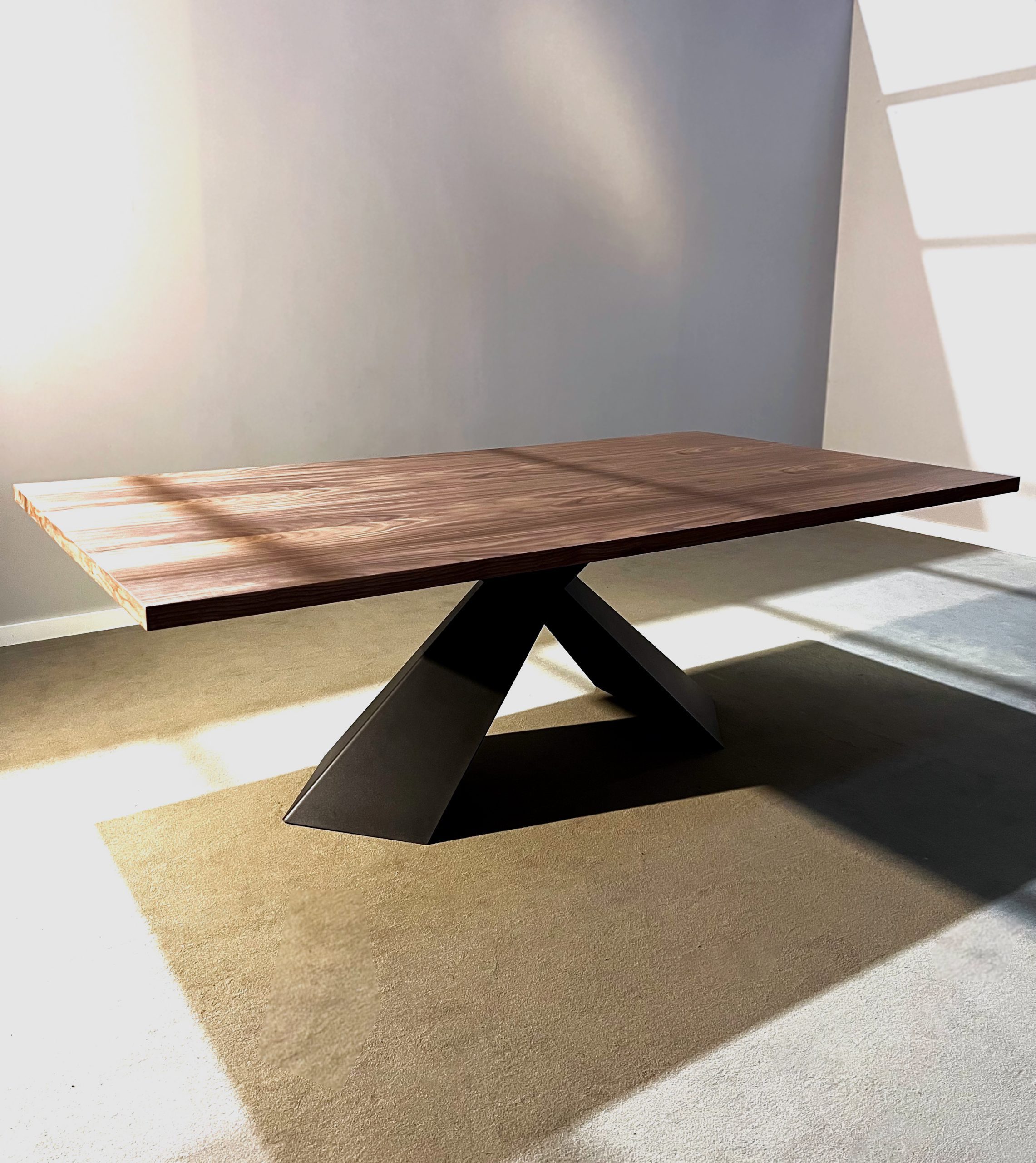 Aurora Dining Table